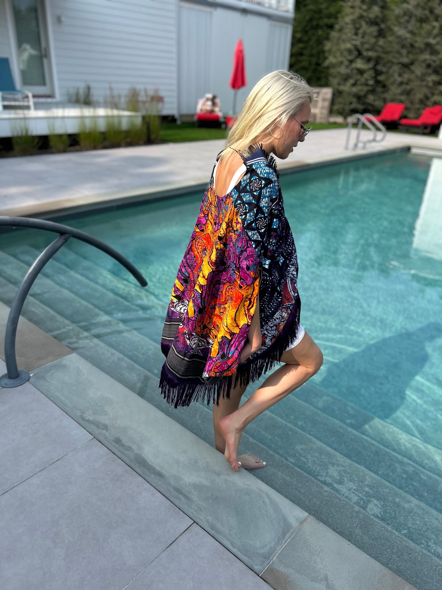 The Reversible TAYO Cape in Purple .
