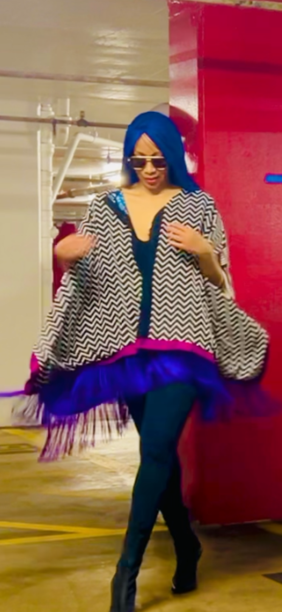 The Reversible TAYO Cape in Purple . v1