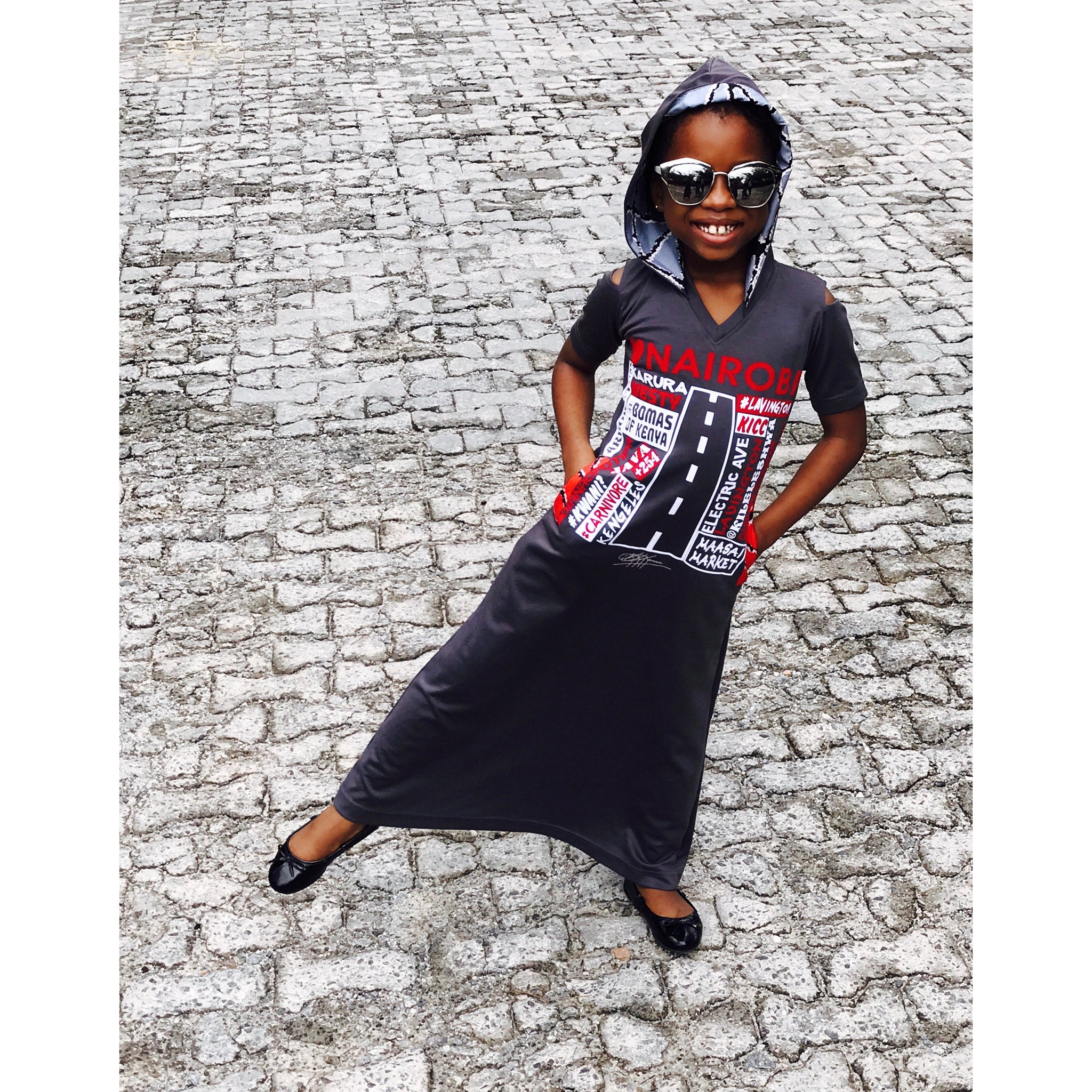 ENFANTS : ROBE LONGUE À CAPUCHE GRIS LUV NAIROBI ANKARA