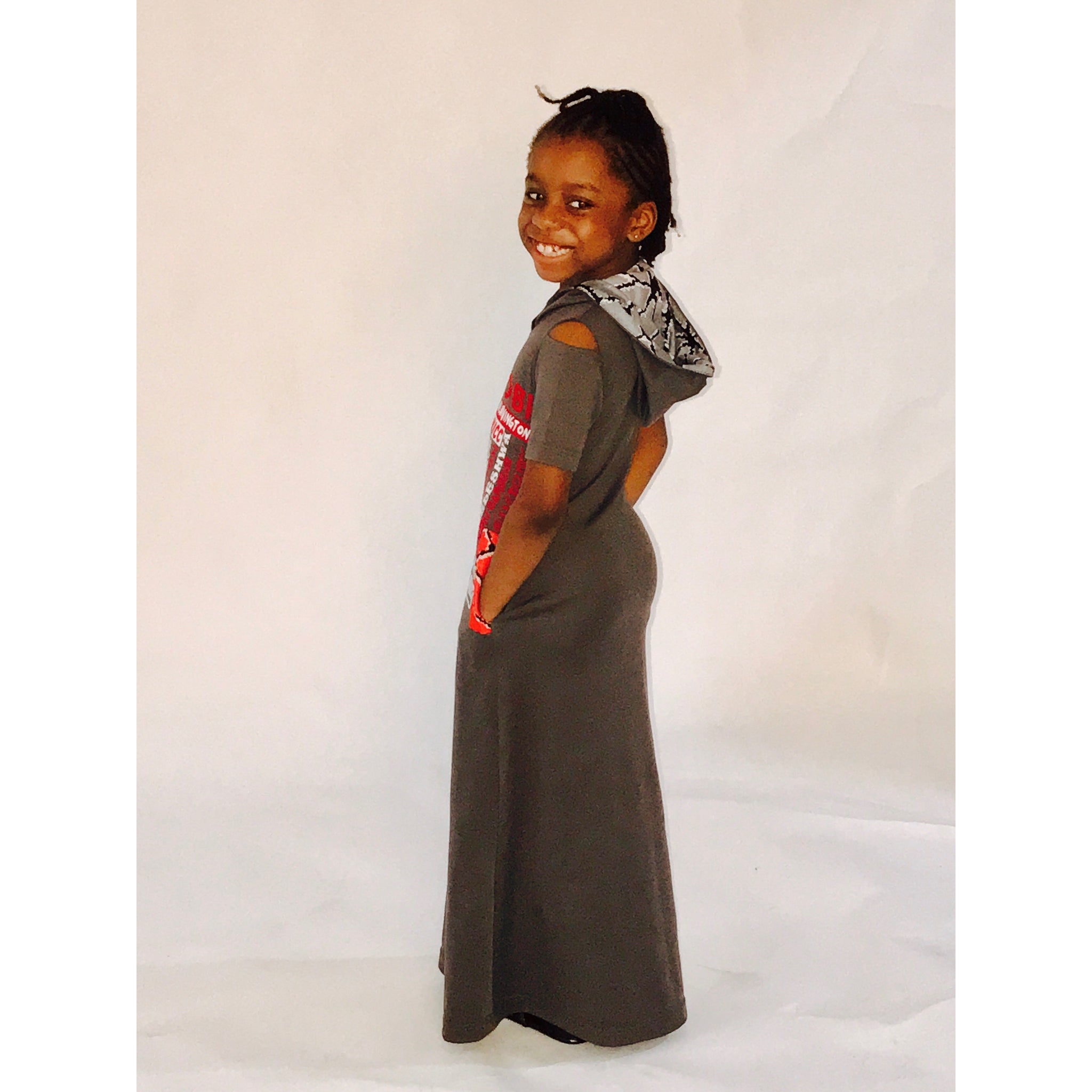 ENFANTS : ROBE LONGUE À CAPUCHE GRIS LUV NAIROBI ANKARA