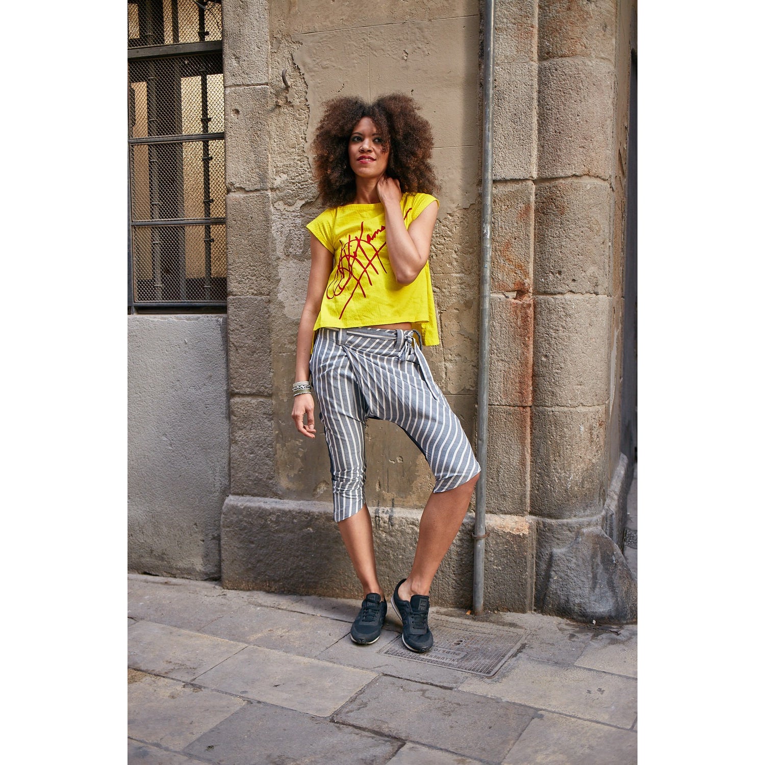 BLOUSE COURTE AVEC APPLIQUE EN VELOURS