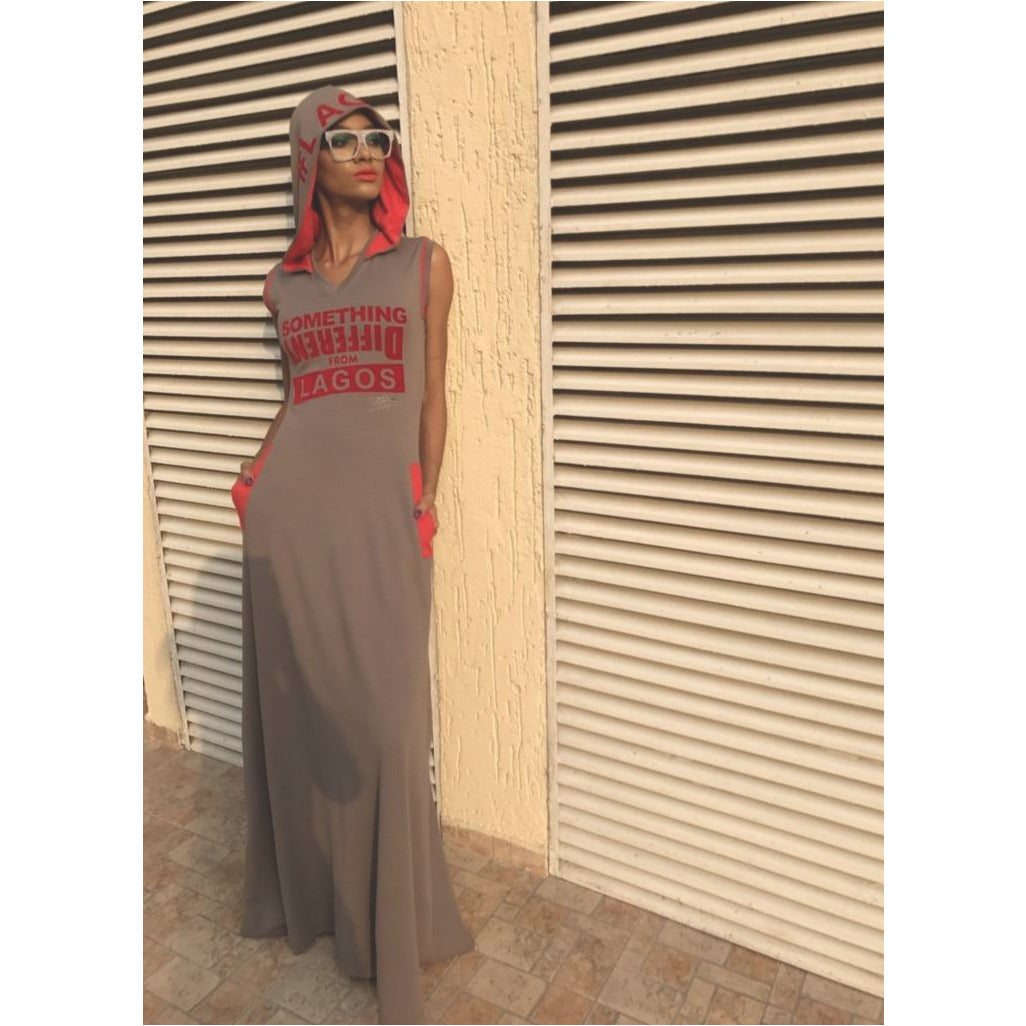 ROBE LONGUE À CAPUCHE GRIS QUELQUE CHOSE DE DIFFÉRENT DE LAGOS
