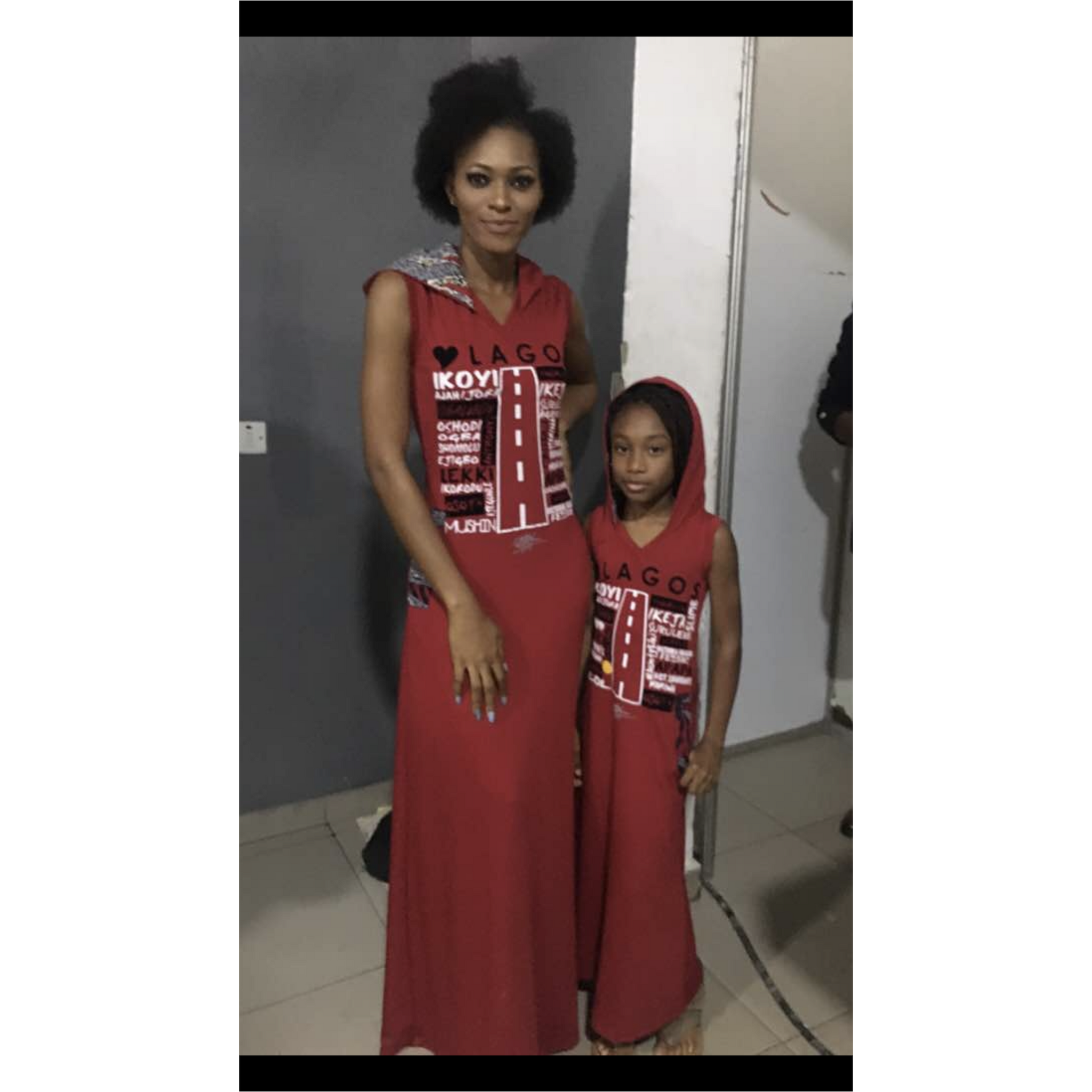 ROBE MAXI À CAPUCHE, SANS MANCHES, LOVE ABIDJAN/LAGOS