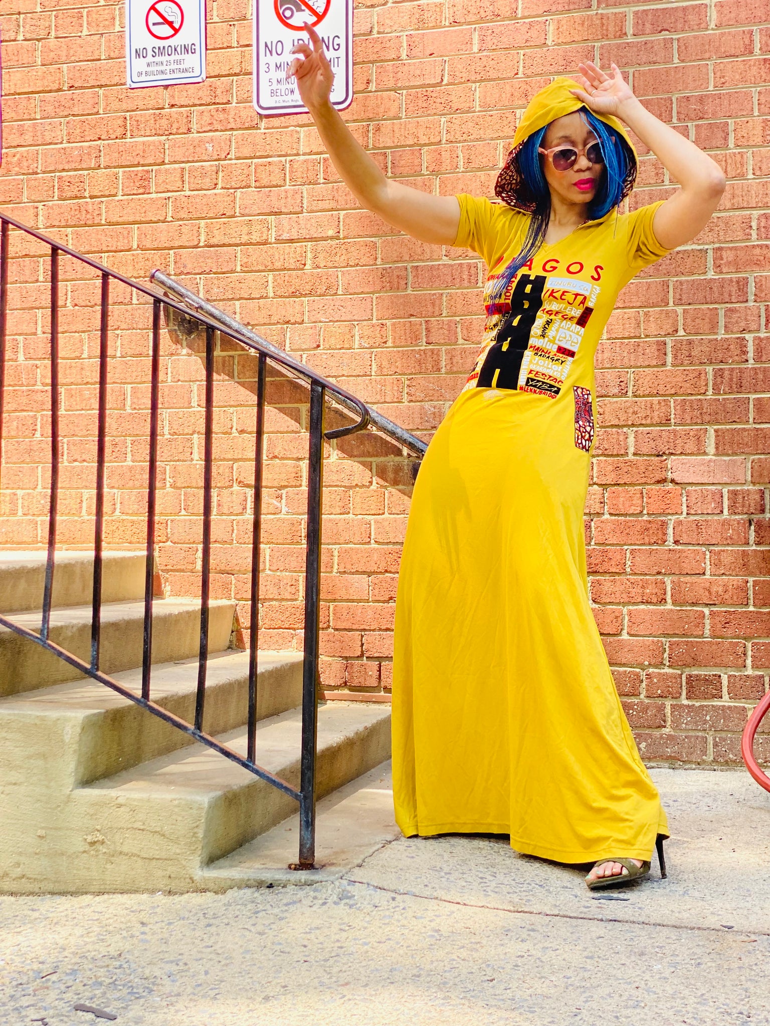 ROBE À CAPUCHE MAXI LOVE LAGOS MOUTARDE, DÉTAIL ANKARA