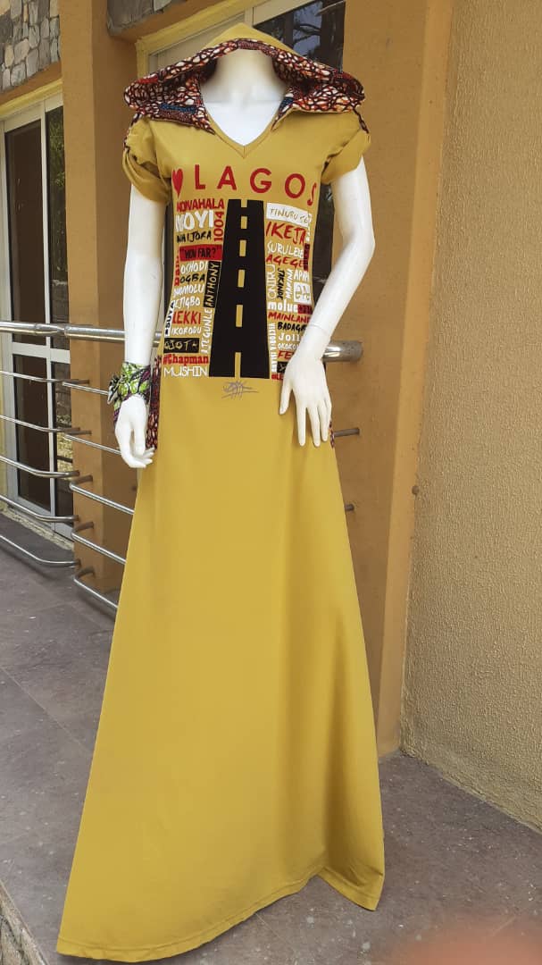 ROBE À CAPUCHE MAXI LOVE LAGOS MOUTARDE, DÉTAIL ANKARA