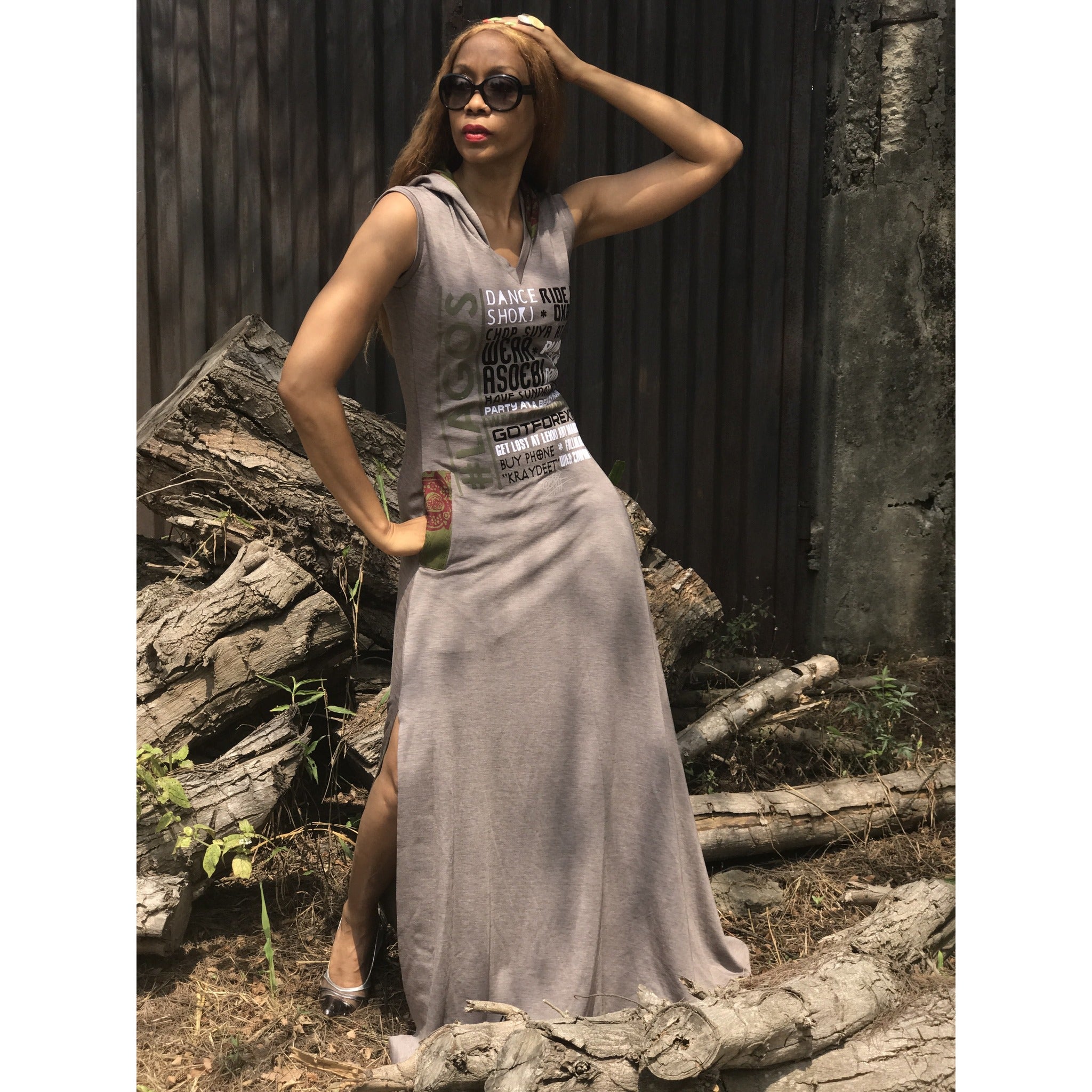 Robe longue à capuche sans manches #LAGOS FAV.THINGS, fente latérale
