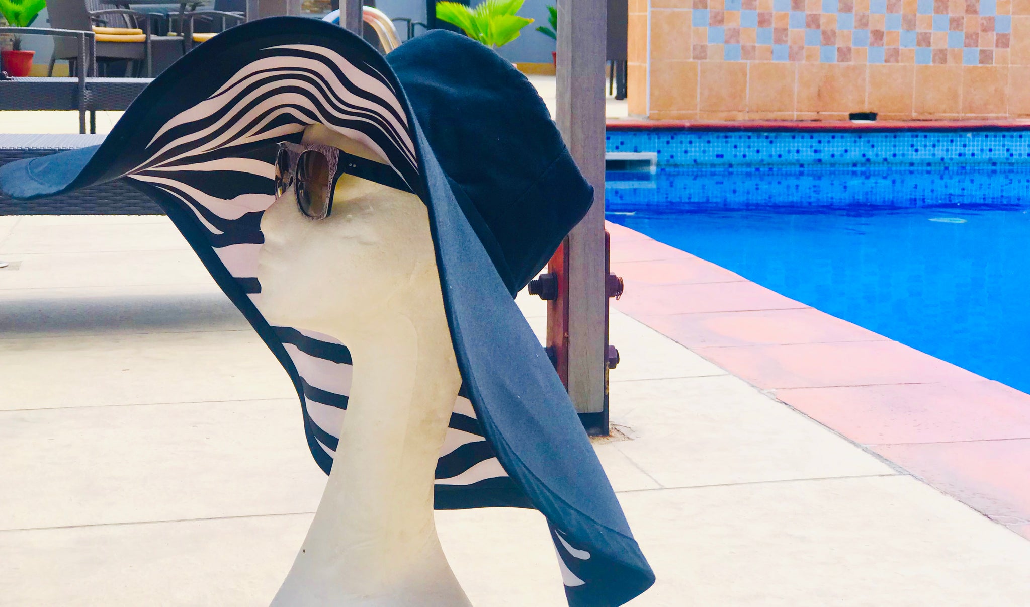 Chapeau de soleil réversible GoodHeadz/imprimé Daniella noir