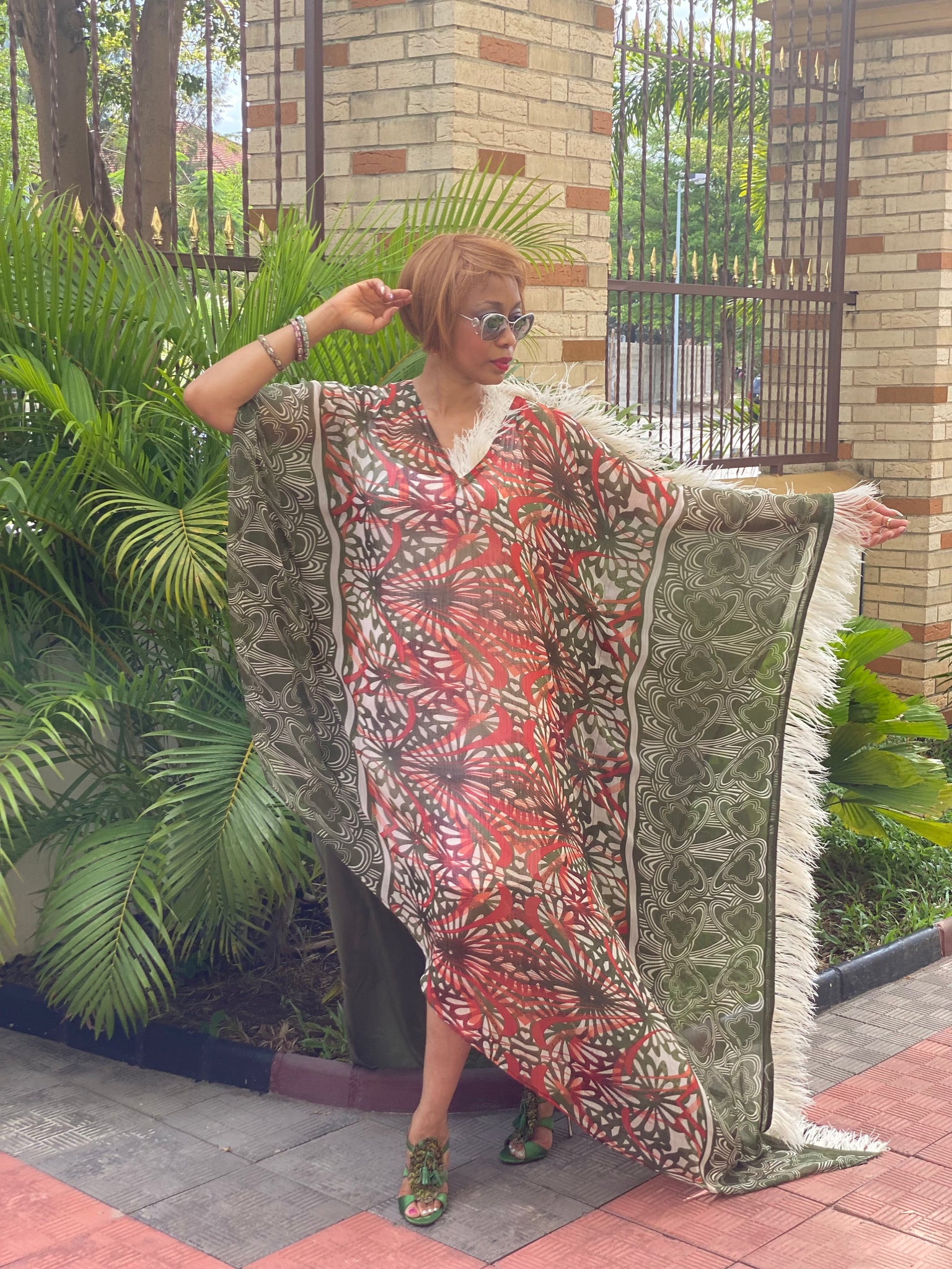 Robe Impératrice de Marrakech avec détails en plumes