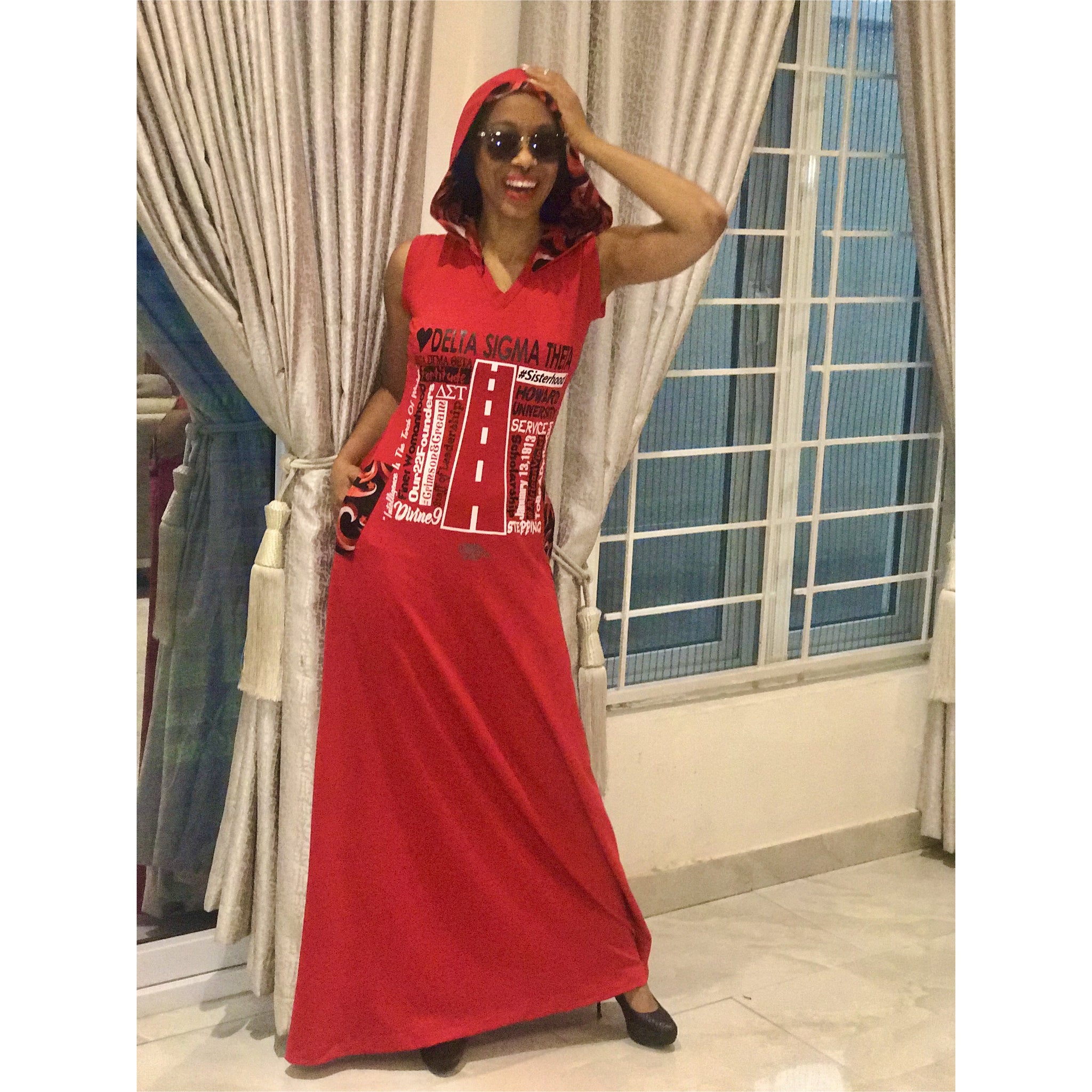 ROBE MAXI À CAPUCHE DELTA SIGMA THETA, DÉTAIL ANKARA