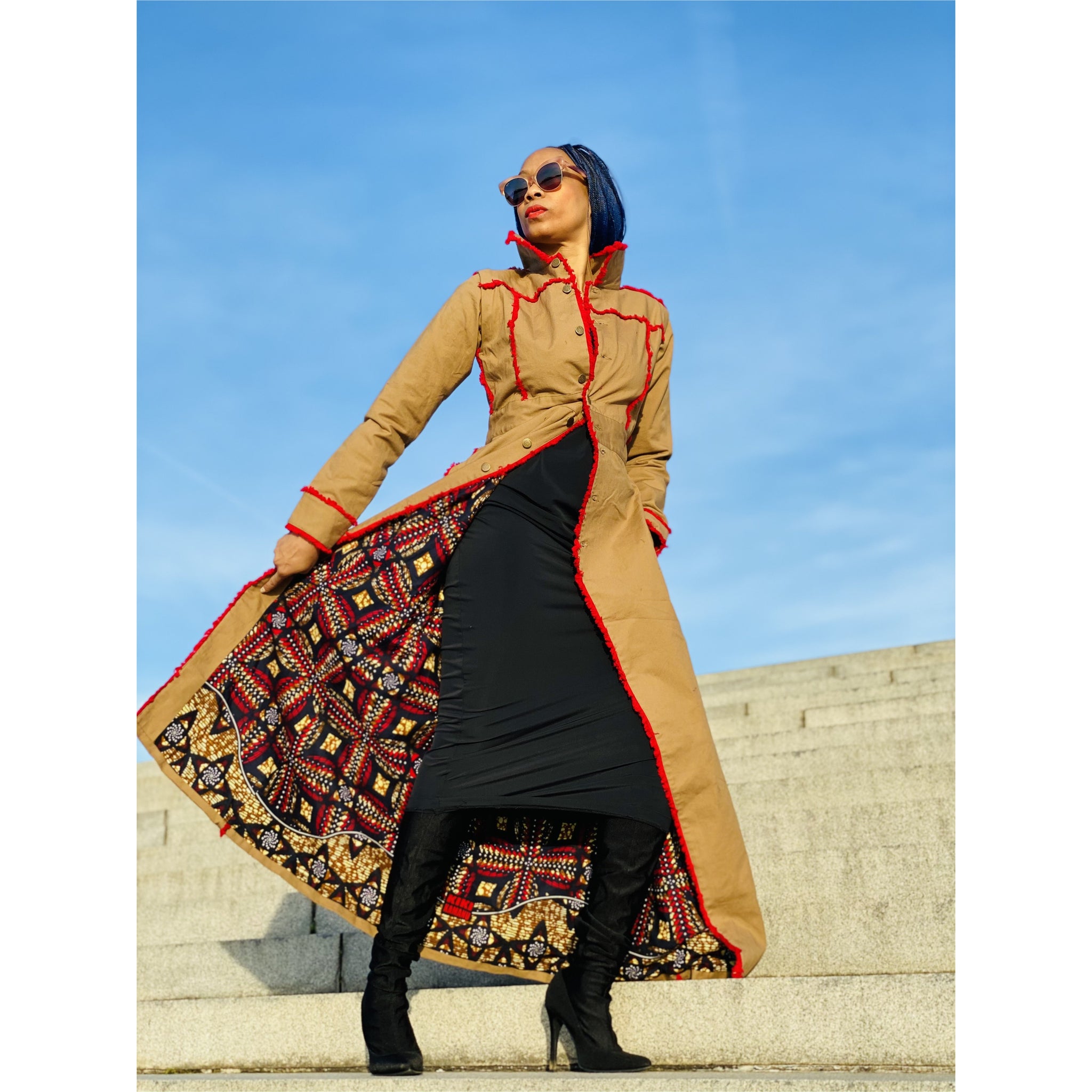 Manteau long marron Surya convertible et réversible à 6 directions, effiloché à la main