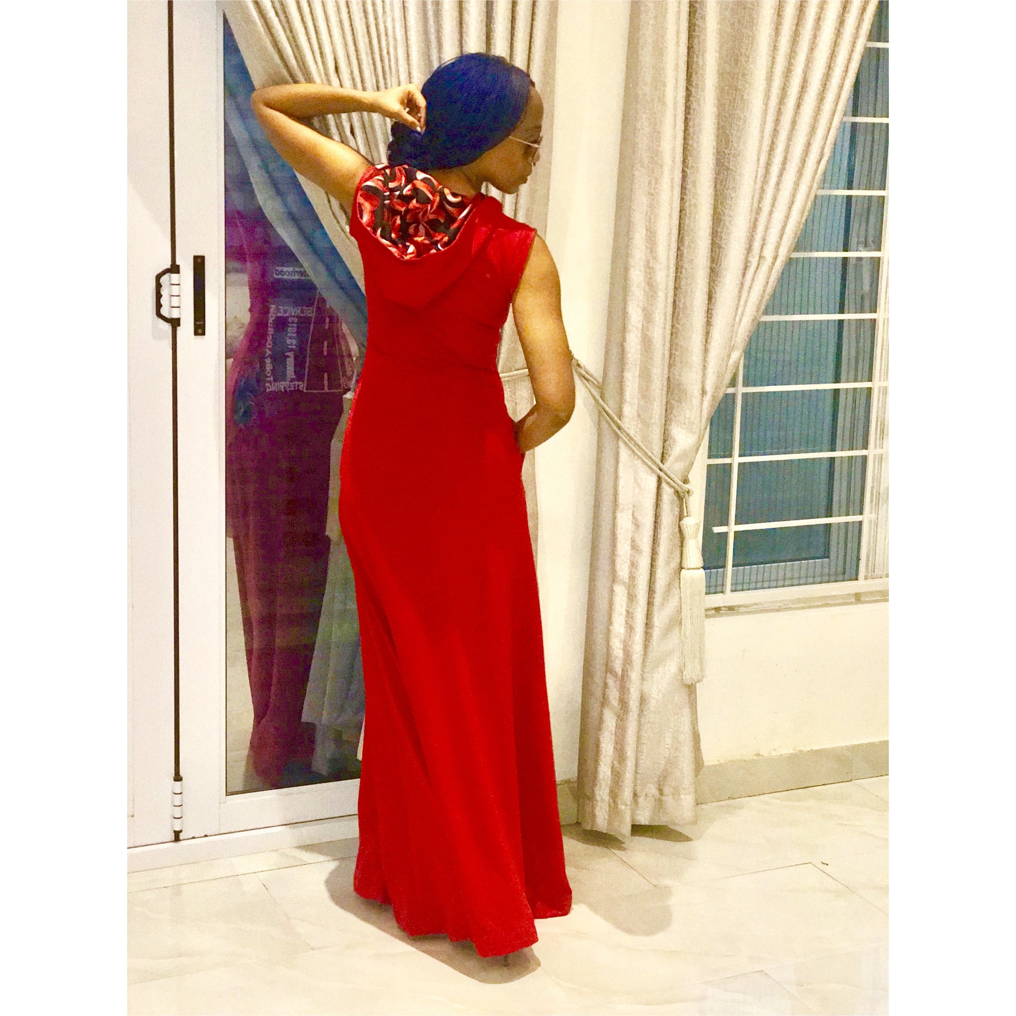 ROBE MAXI À CAPUCHE DELTA SIGMA THETA, DÉTAIL ANKARA