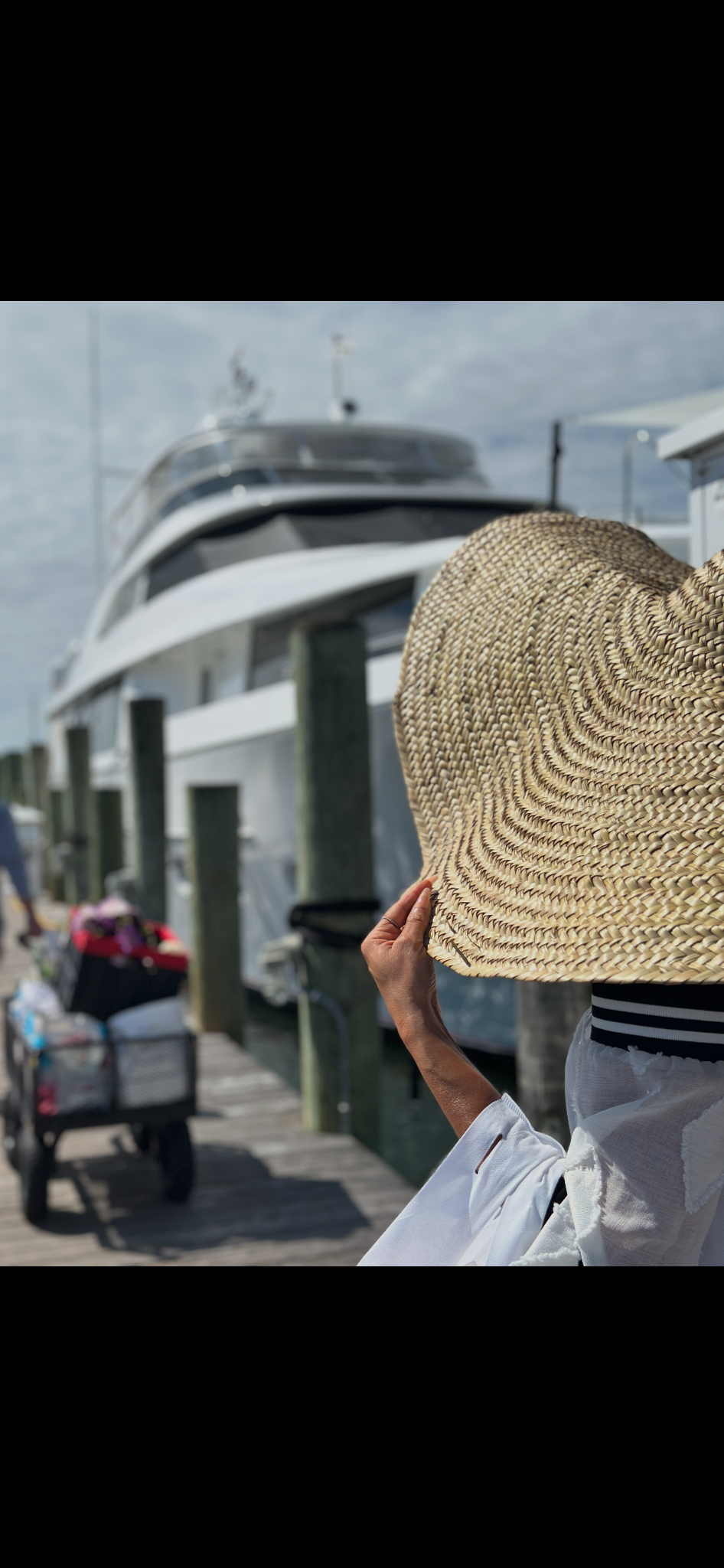 THE AYO FULANI RAFFIA SUNBLOCKER